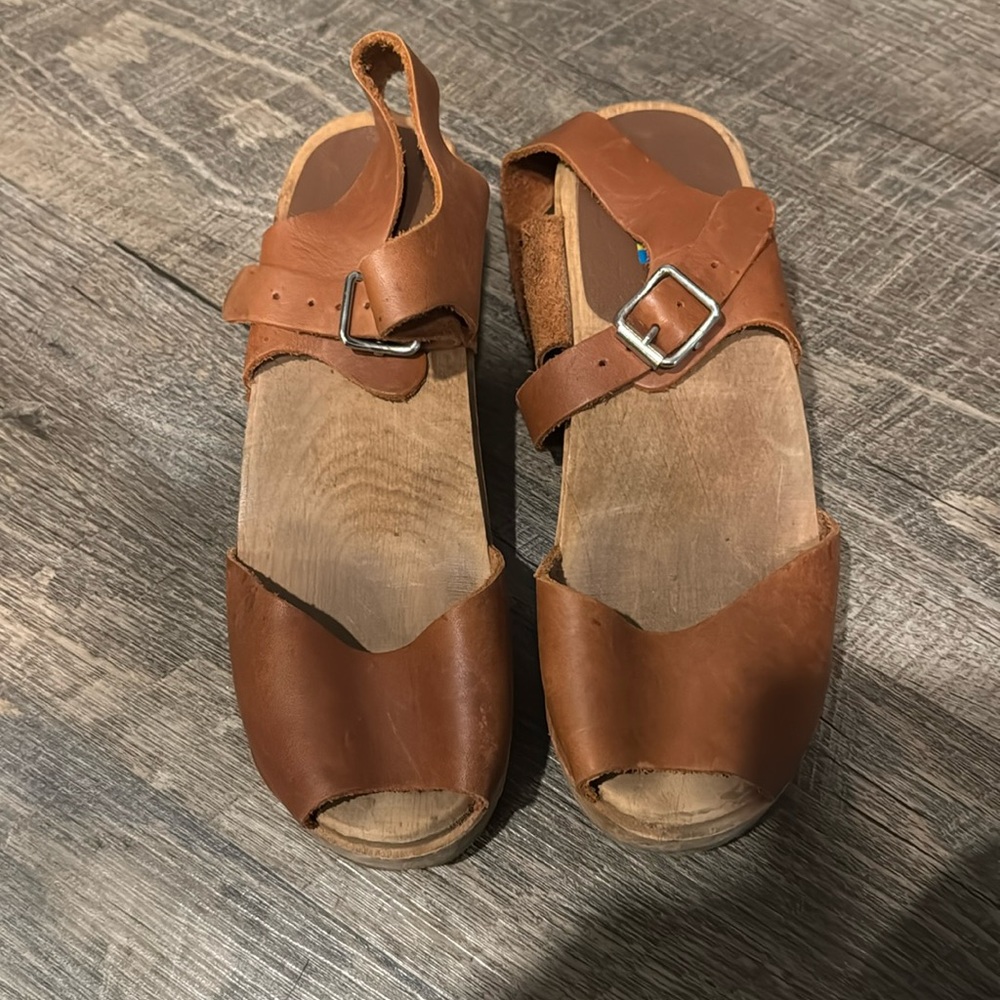 Clogs